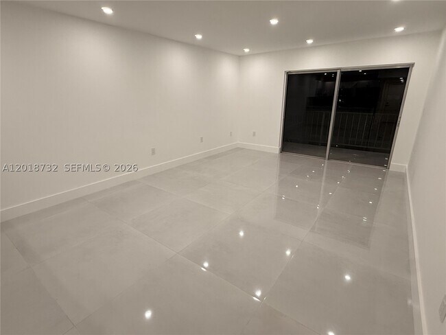 6070 W 19th Ave Unit 315
