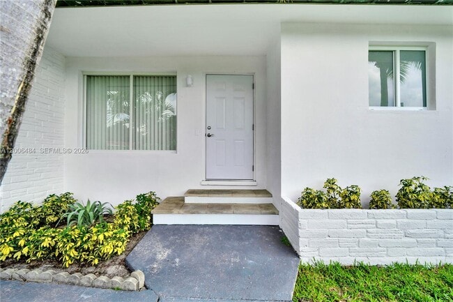 Photo - 350 Aledo Ave Unit B