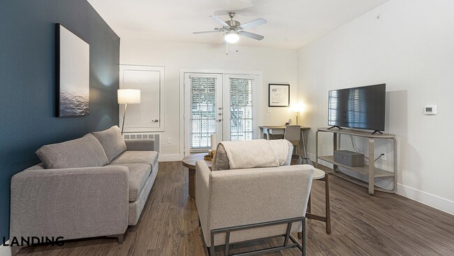 Building Photo - 14006 Potranco Rd