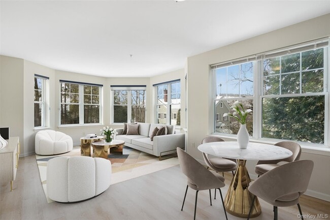 Building Photo - 107 Sutton Dr Unit 107