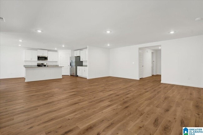 Photo - 283 Halifax Ln