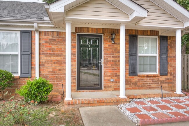 Photo - 516 Goodale Court