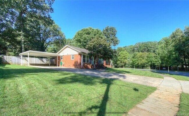 Photo - 1322 Tarrington Ave