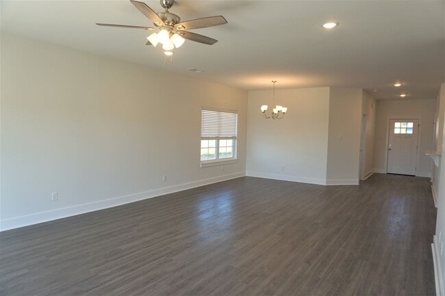 Photo - 4 Bedroom, 2 Bath Home in Valley View