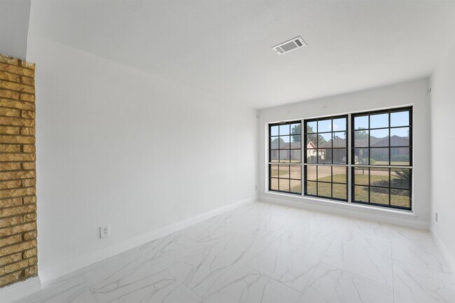 Photo - 9711 Bertwood St