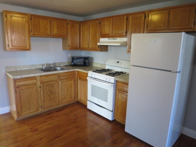 Photo - 360 Somerville Ave Unidad 3