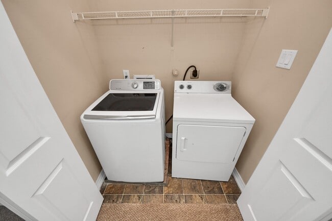 Photo - 823 Sterling Creek Cir