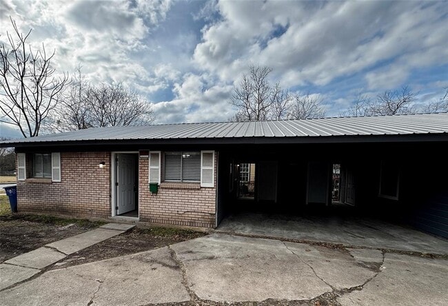 Building Photo - 202 W N Loop Blvd