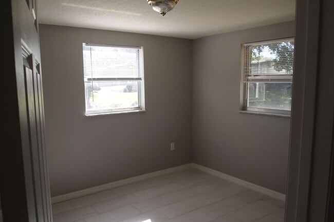 Photo - One bedroom duplex close to downtown
