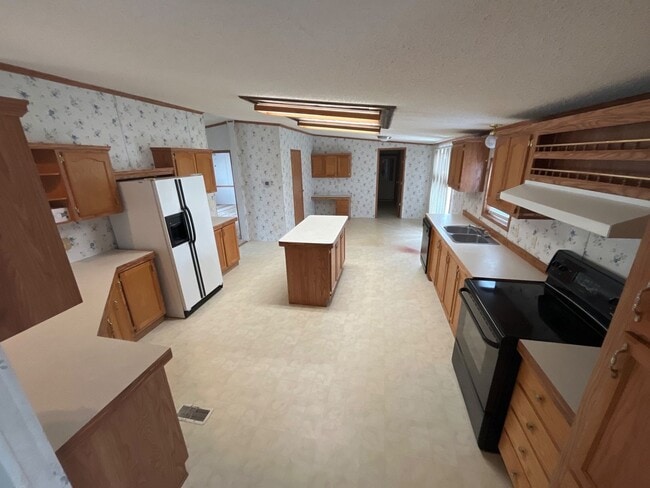 Building Photo - 901 S Walnut St