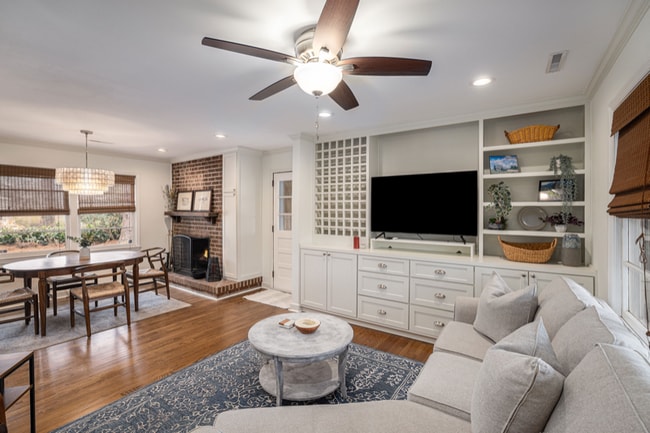 Photo - 826 Symmes Dr