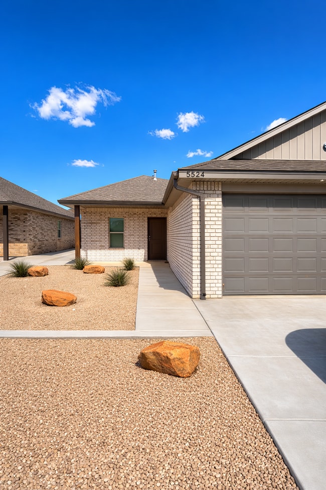 Building Photo - Comfort and style that won’t stretch your wallet