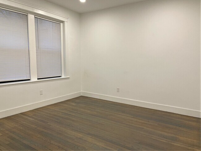 11 Peterborough St Unit 5