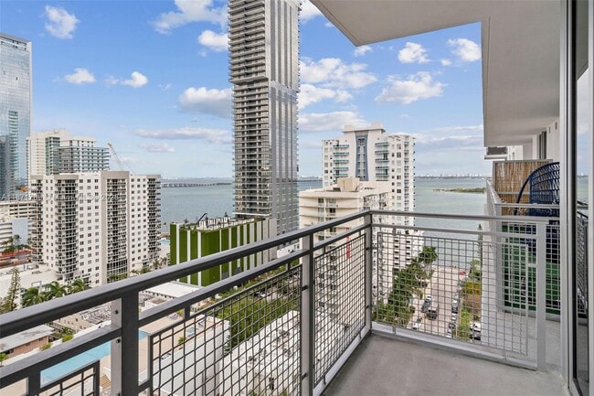 Building Photo - 2150 N Bayshore Dr Unit 1009 Rental