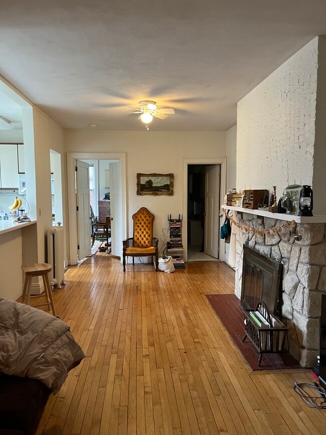 Photo - 612 Howard Plz