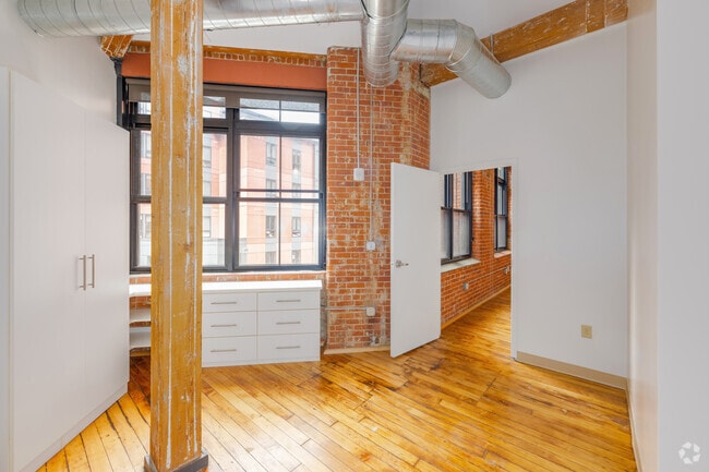 A3 1BR, 1BA - 480SF - Bedroom