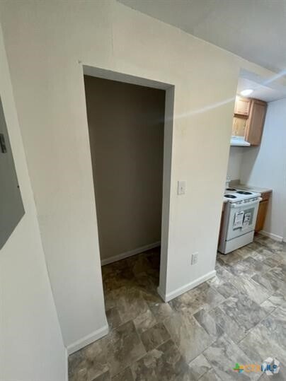 Building Photo - 802 Stetson Ave Unit 804 Rental