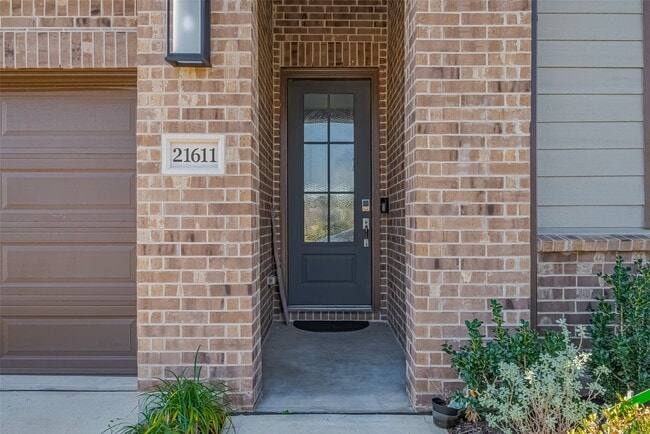 Photo - 21611 Shadowbrook Birch Dr
