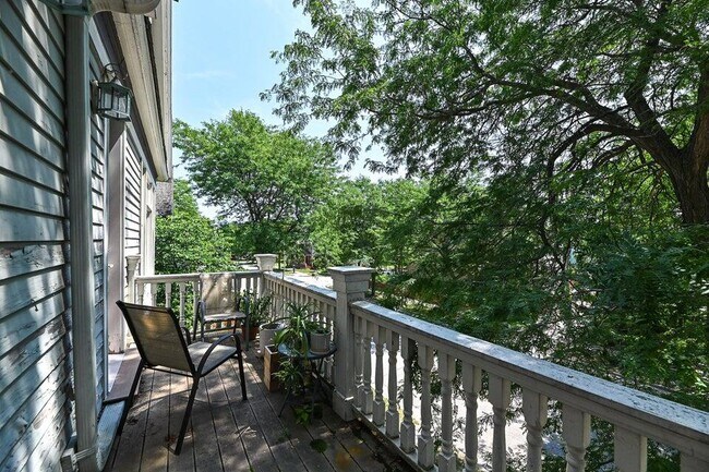 Photo - 118 W Reservoir Ave