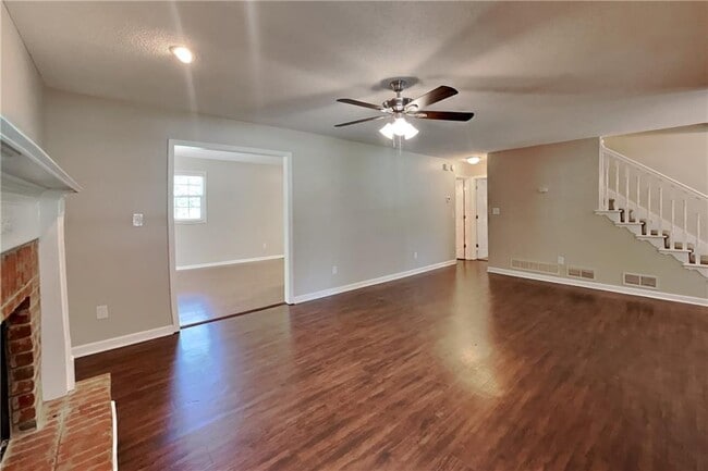 Photo - 241 Kipling Dr