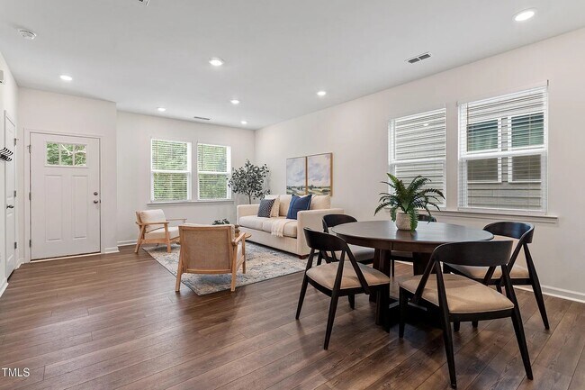 Photo - 441 Hacksaw Trl