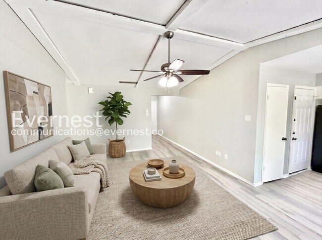 Photo - Limited Time Special Offer / 3 Bed, 2 Bath Home with Garage / Pet-Friendly / Available Now!