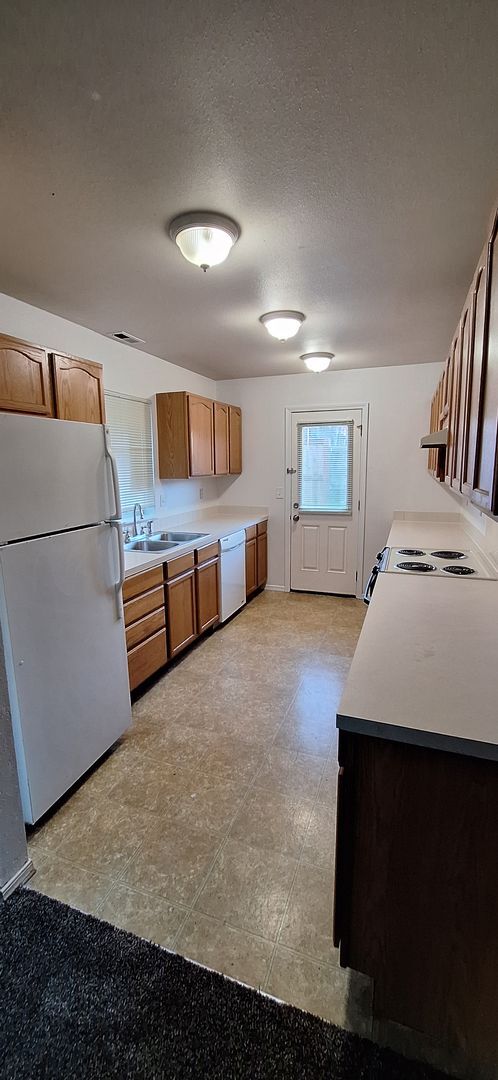 Photo - 196 - 3427/3429 SE 3rd Unit 196-3427 SE 3rd