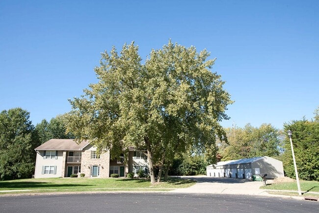 Photo - Hidden Oaks Apartments