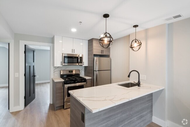 Building Photo - 67 Chelsea St Unit 4 Rental