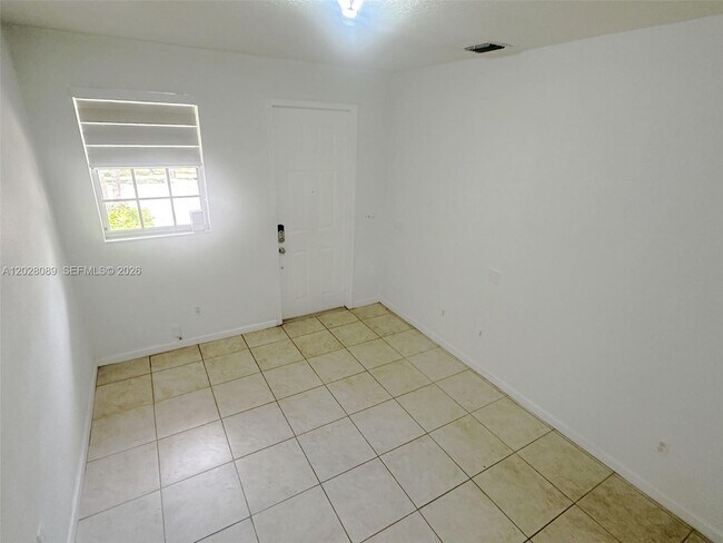 Photo - 662 NE 21st Terrace