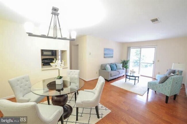 Photo - 14901 Rydell Rd Unit 304