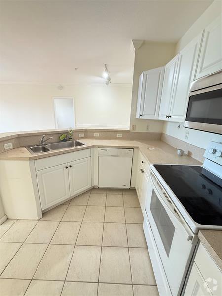 Building Photo - 4404 SW 160th Ave Unit 823 Rental
