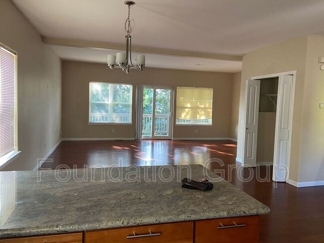 Photo - 150 S 152nd St