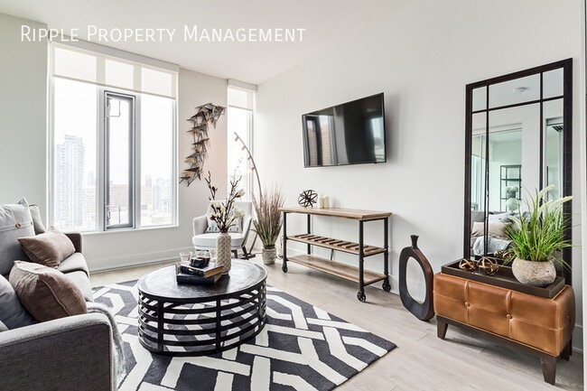 Photo - AMAZING FURNISHED 1 BED/ 1 BATH CONDO WITH STUNNING CITY VIEW Unit 1707