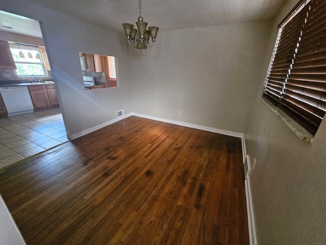 Photo - 4111 Stanley St