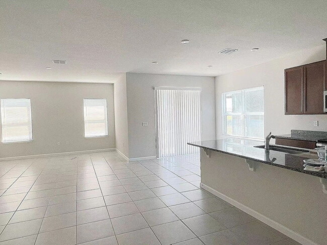 Photo - 5530 Bonn Way