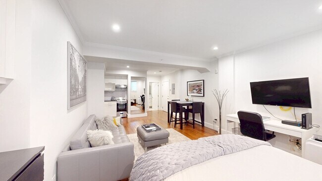 Photo - 873 Beacon St Unit B1