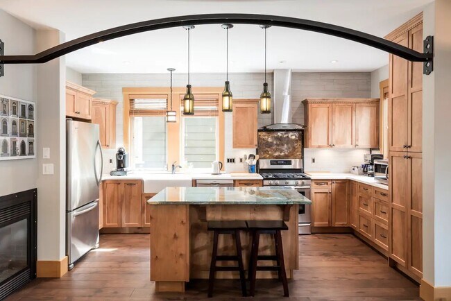 Photo - 388 Alder St