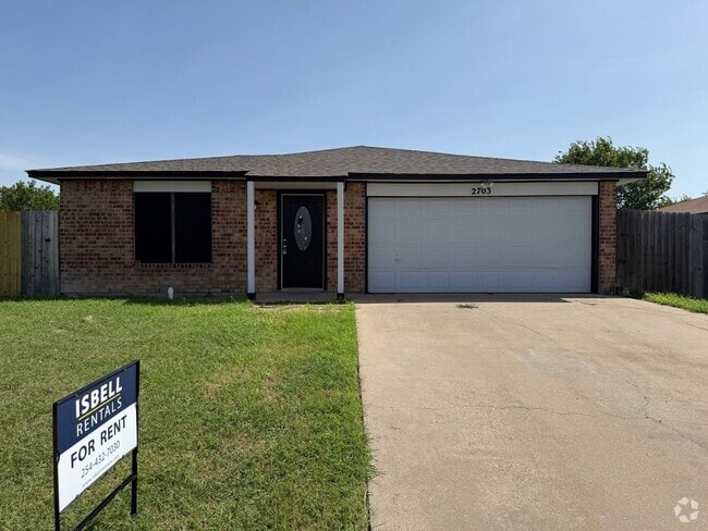 Building Photo - NEW IN MANAGEMENT - COMING SOON! Rental