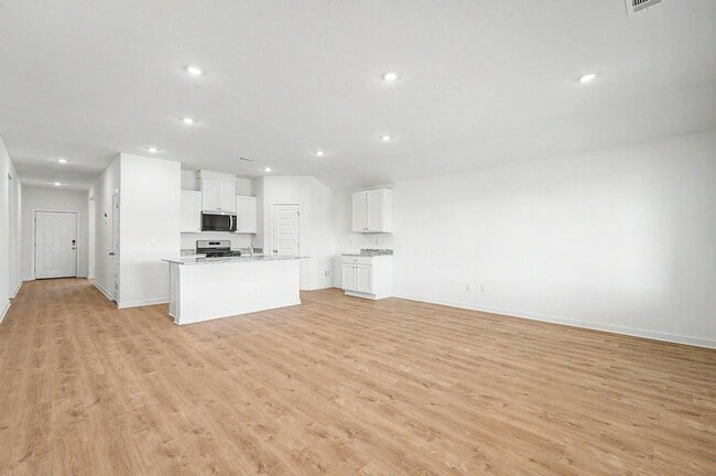 Photo - Brand New Home!!