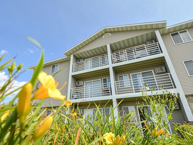 Welcome to Wyndemere Apartments!