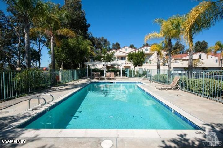 Photo - 610 Charles St