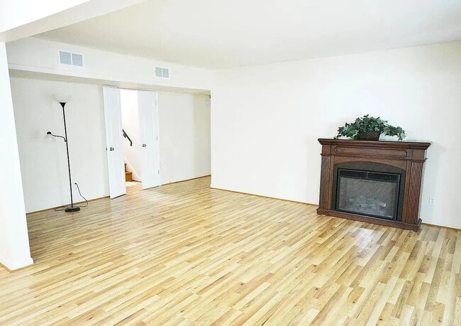 Living Room - 428 Montemar Ave Unit Apt C