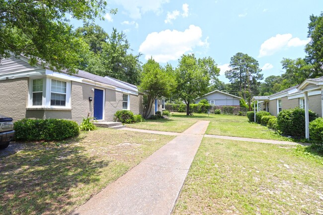 Walking Distance to UofSC Athletic Fields - Walking Distance to UofSC Athletic Fields House