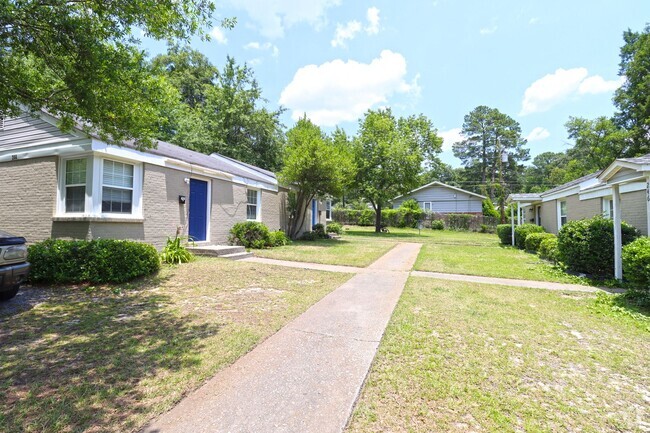 Building Photo - Walking Distance to UofSC Athletic Fields Rental