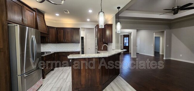 Photo - 3200 SW Hazelnut Ave