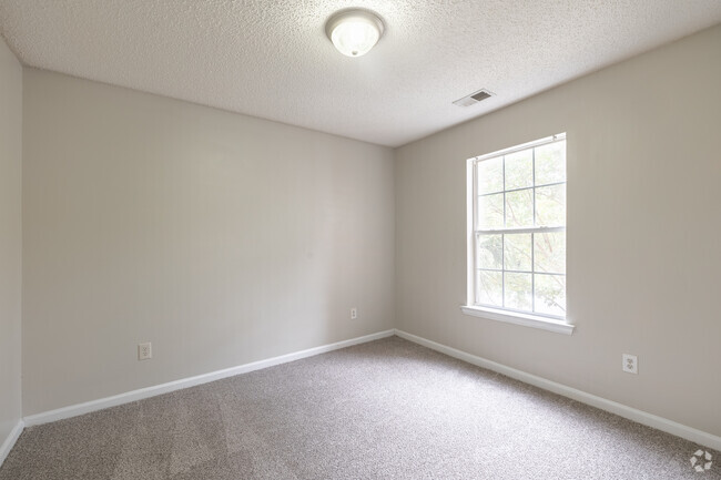 Charleston - 3BR, 2BA - 1150SF - Cross Creek Apartments