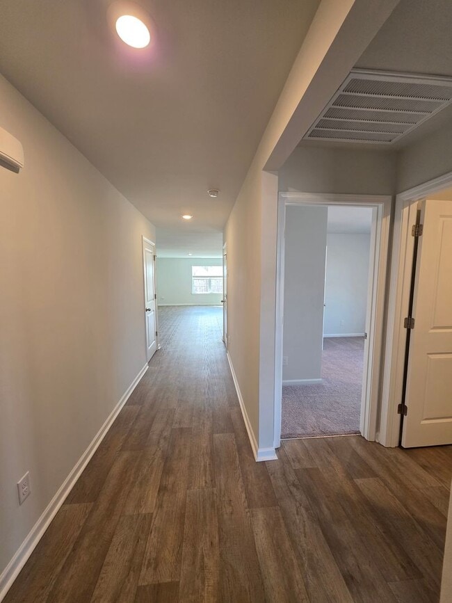 Photo - 3 BR 2 BA in Towne Pointe