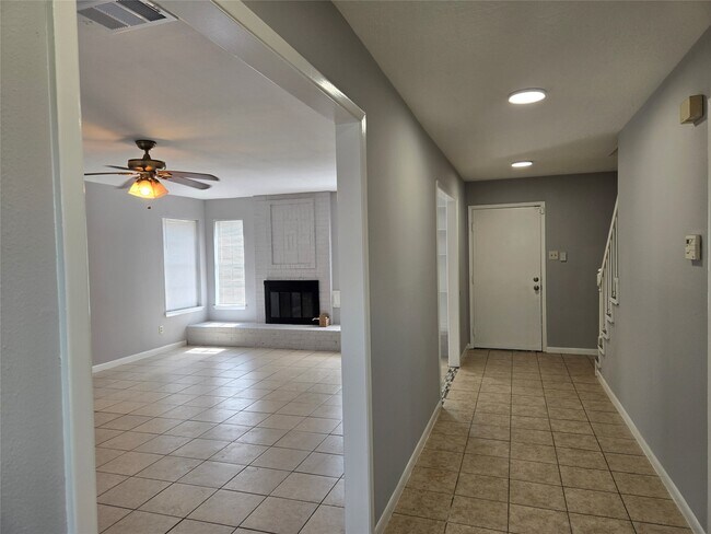 10806 Zircon Ct