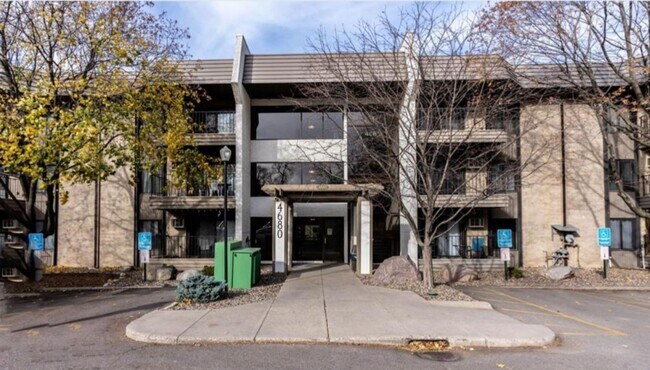 Modern Comfort in a Prime Location for $1,... - Modern Comfort in a Prime Location for $1,... House